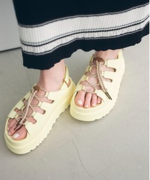 UGG（アグ）の「【UGG for emmi】GOLDENGLOW TOGGLE（サンダル）」