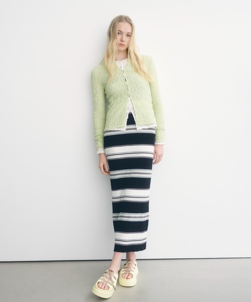 UGG（アグ）の「【UGG for emmi】GOLDENGLOW TOGGLE（サンダル・レディース・イエロー・26/25/24/23/22）」の2枚目の写真