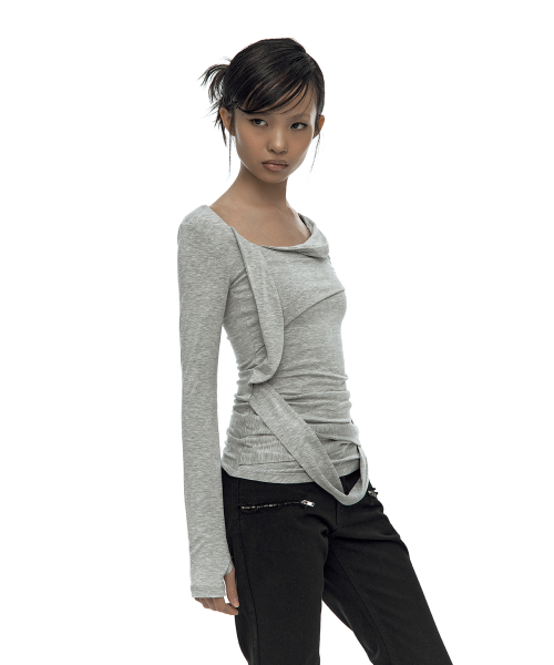 KASHIKO(カシコ)の「Drape Asymmetric Long Sleeve Gray(Tシャツ/カットソー・レディース・その他・FREE)」の8枚目の写真