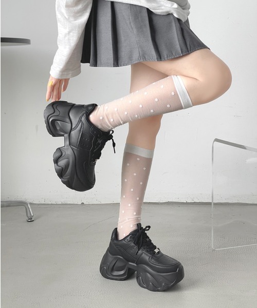 Shoes in Closet（シューズインクローゼット）の「+8.5㎝ 軽量 厚底 レースアップ デザインソールスニーカー 5878（スニーカー・レディース・ブラック/ホワイト・S/L/M/LL）」の13枚目の写真