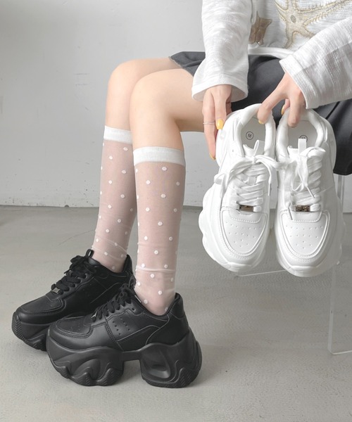 Shoes in Closet（シューズインクローゼット）の「+8.5㎝ 軽量 厚底 レースアップ デザインソールスニーカー 5878（スニーカー・レディース・ブラック/ホワイト・S/L/M/LL）」の17枚目の写真