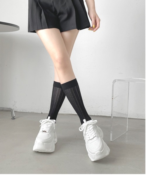 Shoes in Closet（シューズインクローゼット）の「+8.5㎝ 軽量 厚底 レースアップ デザインソールスニーカー 5878（スニーカー・レディース・ブラック/ホワイト・S/L/M/LL）」の3枚目の写真