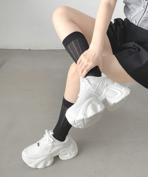 Shoes in Closet（シューズインクローゼット）の「+8.5㎝ 軽量 厚底 レースアップ デザインソールスニーカー 5878（スニーカー・レディース・ブラック/ホワイト・S/L/M/LL）」の6枚目の写真