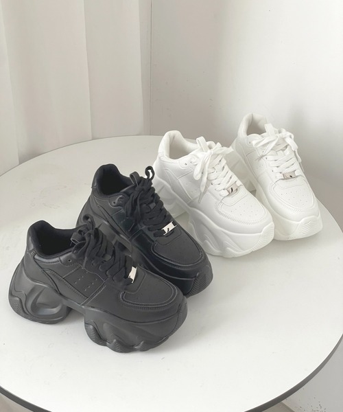 Shoes in Closet（シューズインクローゼット）の「+8.5㎝ 軽量 厚底 レースアップ デザインソールスニーカー 5878（スニーカー・レディース・ブラック/ホワイト・S/L/M/LL）」の19枚目の写真