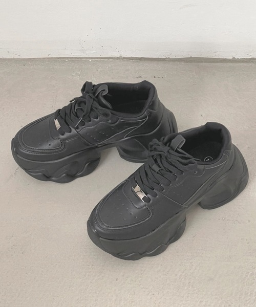 Shoes in Closet（シューズインクローゼット）の「+8.5㎝ 軽量 厚底 レースアップ デザインソールスニーカー 5878（スニーカー・レディース・ブラック/ホワイト・S/L/M/LL）」の15枚目の写真