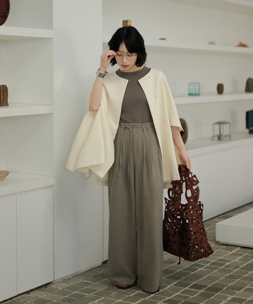 LAULEN(ローレン)の「fly front half sleeve poncho coat /比翼ハーフスリーブポンチョコート(ノーカラージャケット・レディース・グレー/ブラック/アイボリー・FREE)」の7枚目の写真