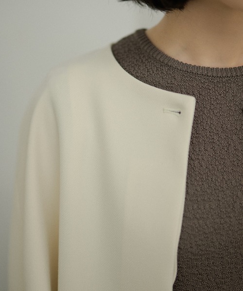 LAULEN(ローレン)の「fly front half sleeve poncho coat /比翼ハーフスリーブポンチョコート(ノーカラージャケット・レディース・グレー/ブラック/アイボリー・FREE)」の14枚目の写真