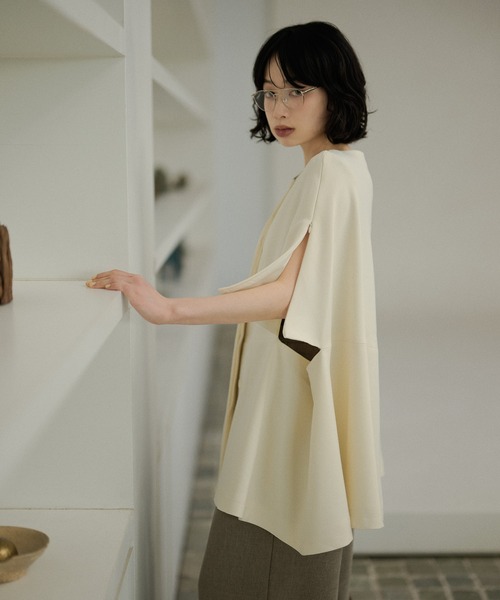 LAULEN(ローレン)の「fly front half sleeve poncho coat /比翼ハーフスリーブポンチョコート(ノーカラージャケット・レディース・グレー/ブラック/アイボリー・FREE)」の19枚目の写真