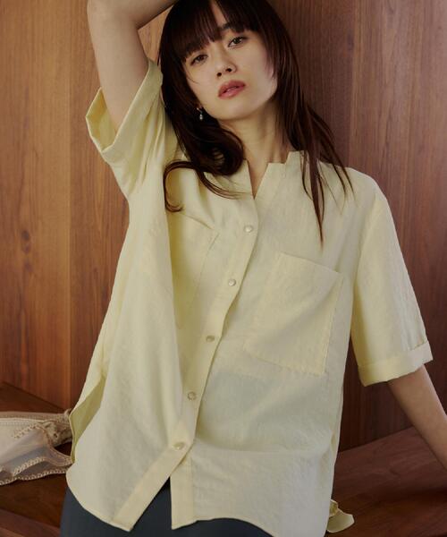 THE SHOP TK （ザ ショップ ティーケー ）の「【M-XL/羽織でも決まる】Wポケット金ボタン 5分袖シャツ（シャツ/ブラウス・レディース・スミクロ/グリーン系/アイボリー/イエロー系その他・14/13/12）」の6枚目の写真