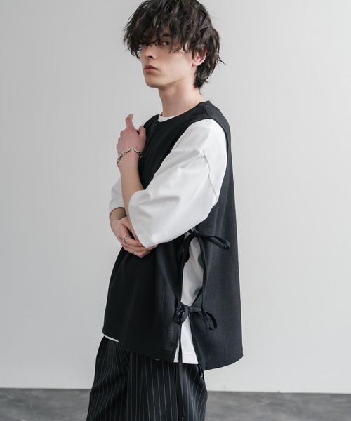 Audience(オーディエンス)の「Upscape Audience 日本製/国産Reflax TECH リネンライクキャンバス キーネックプルオーバーエプロンベスト AUD7394(ベスト・メンズ・モカ/グレイッシュベージュ/ブラック・L/M)」の6枚目の写真