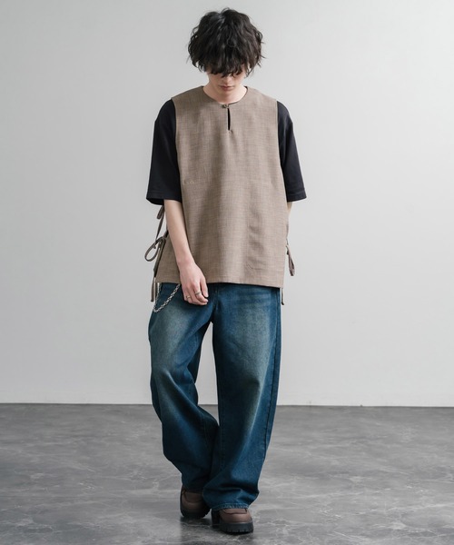 Audience(オーディエンス)の「Upscape Audience 日本製/国産Reflax TECH リネンライクキャンバス キーネックプルオーバーエプロンベスト AUD7394(ベスト・メンズ・モカ/グレイッシュベージュ/ブラック・L/M)」の14枚目の写真