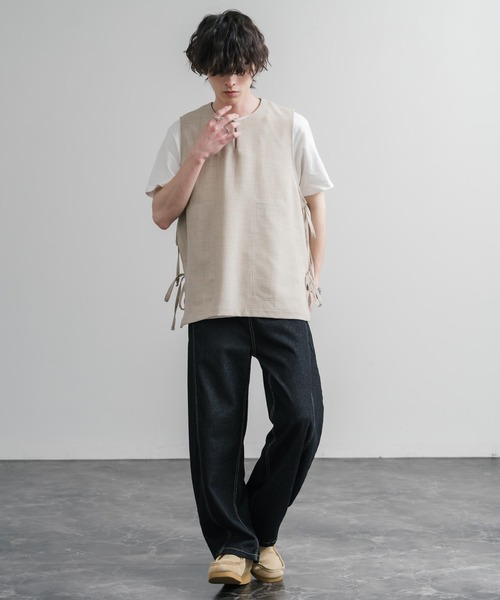 Audience(オーディエンス)の「Upscape Audience 日本製/国産Reflax TECH リネンライクキャンバス キーネックプルオーバーエプロンベスト AUD7394(ベスト・メンズ・モカ/グレイッシュベージュ/ブラック・L/M)」の18枚目の写真