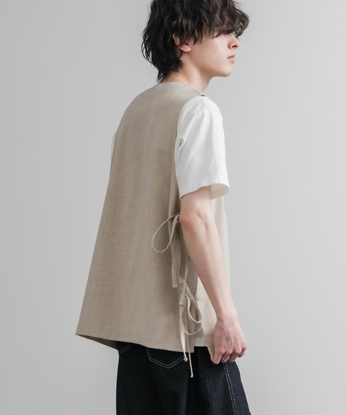 Audience(オーディエンス)の「Upscape Audience 日本製/国産Reflax TECH リネンライクキャンバス キーネックプルオーバーエプロンベスト AUD7394(ベスト・メンズ・モカ/グレイッシュベージュ/ブラック・L/M)」の20枚目の写真