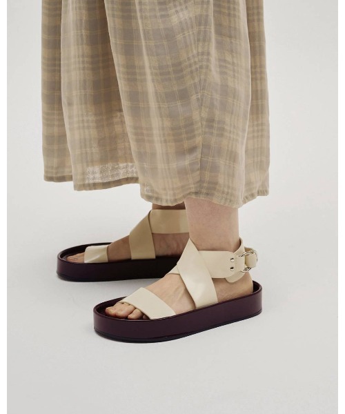 TODAYFUL(トゥデイフル)の「TODAYFUL Chunky Belt Sandals(その他シューズ・レディース・オフホワイト・37)」の3枚目の写真