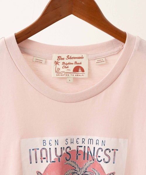 Ben Sherman(ベンシャーマン)の「ホリデーポスターTシャツ(Tシャツ/カットソー・メンズ・ベビーピンク・MEDIUM)」の6枚目の写真