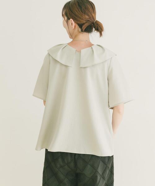 ITEMS URBANRESEARCH（アイテムズ アーバンリサーチ）の「フリルカラーブラウス（シャツ/ブラウス・レディース・ブラック/ライトグレー/ブラウン・FREE）」の11枚目の写真