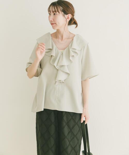 ITEMS URBANRESEARCH（アイテムズ アーバンリサーチ）の「フリルカラーブラウス（シャツ/ブラウス・レディース・ブラック/ライトグレー/ブラウン・FREE）」の12枚目の写真