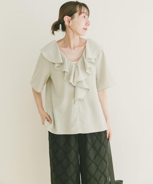 ITEMS URBANRESEARCH（アイテムズ アーバンリサーチ）の「フリルカラーブラウス（シャツ/ブラウス・レディース・ブラック/ライトグレー/ブラウン・FREE）」の13枚目の写真