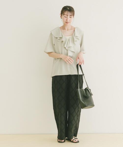 ITEMS URBANRESEARCH（アイテムズ アーバンリサーチ）の「フリルカラーブラウス（シャツ/ブラウス・レディース・ブラック/ライトグレー/ブラウン・FREE）」の15枚目の写真