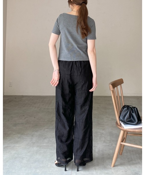 She's Closet(シーズクローゼット)の「フロントオープン クロス ツイストデザイン 半袖 リブTシャツ(Tシャツ/カットソー・レディース・ホワイト/グレー/ブラック・FREE)」の14枚目の写真