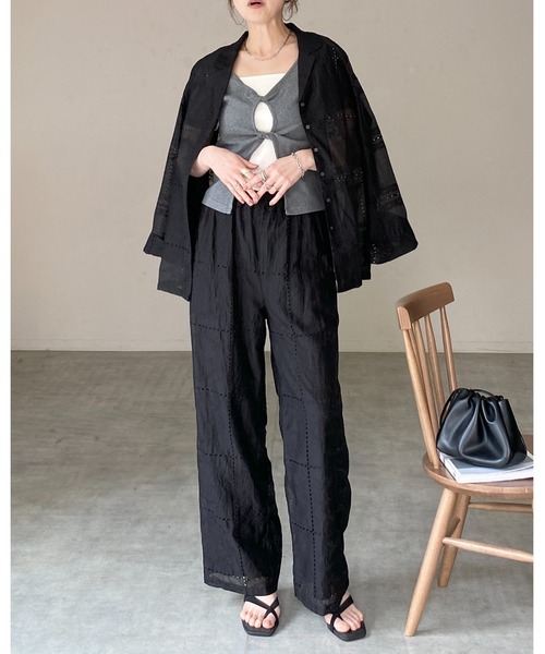She's Closet(シーズクローゼット)の「フロントオープン クロス ツイストデザイン 半袖 リブTシャツ(Tシャツ/カットソー・レディース・ホワイト/グレー/ブラック・FREE)」の15枚目の写真
