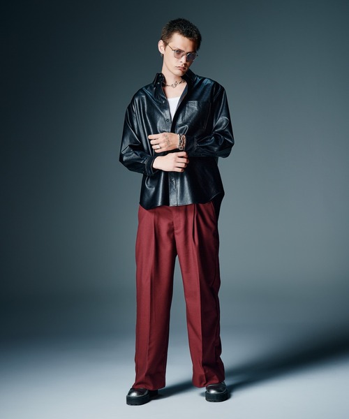 glamb(グラム)の「Synth Leather Button Down Shirt / シンセレザーボタンダウンシャツ(シャツ/ブラウス・メンズ・ブラック/ワイン・S/M/L)」の7枚目の写真