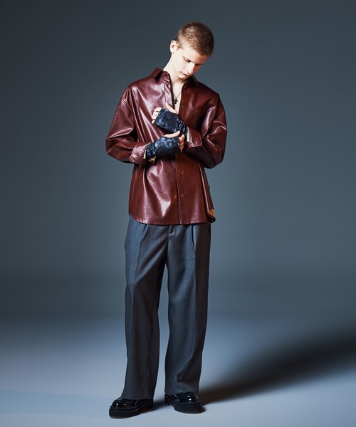 glamb(グラム)の「Synth Leather Button Down Shirt / シンセレザーボタンダウンシャツ(シャツ/ブラウス・メンズ・ブラック/ワイン・S/M/L)」の20枚目の写真