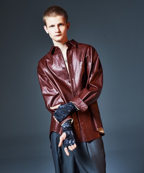 glamb(グラム)の「Synth Leather Button Down Shirt / シンセレザーボタンダウンシャツ(シャツ/ブラウス・メンズ・ブラック/ワイン・S/M/L)」の19枚目の写真