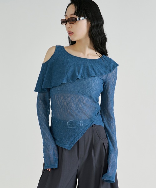 Ezick（エジック）の「Flower cutout lace tops/アシメフリルカットアウトトップス（Tシャツ/カットソー・レディース・ブルー/ブラック・FREE）」の4枚目の写真