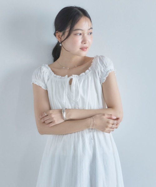 archives(アルシーヴ)の「チェックアソート2wayティアードオフショルワンピース(ワンピース・レディース・ブラウン/オフホワイト/グレー・MEDIUM)」の14枚目の写真