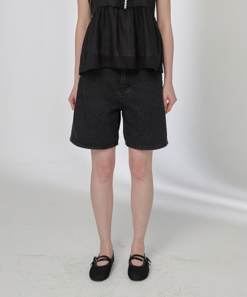 BUTTON UP(ボタンアップ)の「デイリーブラックショートデニムパンツ(その他パンツ・レディース・その他・SMALL/MEDIUM/LARGE)」の1枚目の写真