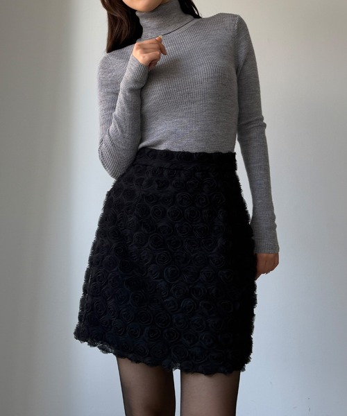 Louere（ルエレ）の「フラワーチュールミニスカート（インパン付き）（スカート・レディース・ブラック/アイボリー・X-LARGE/LARGE/MEDIUM/SMALL）」の3枚目の写真