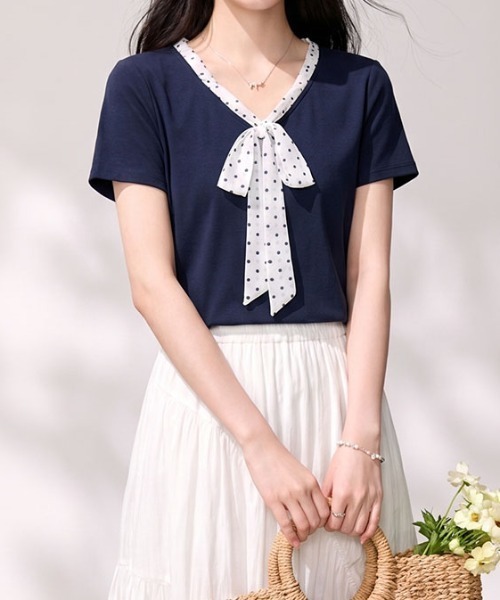 LUCPY（ラクピー）の「ドットリボンカラーフレンチトップス（その他トップス・レディース・ネイビー・LARGE/MEDIUM/SMALL/X-LARGE）」の4枚目の写真