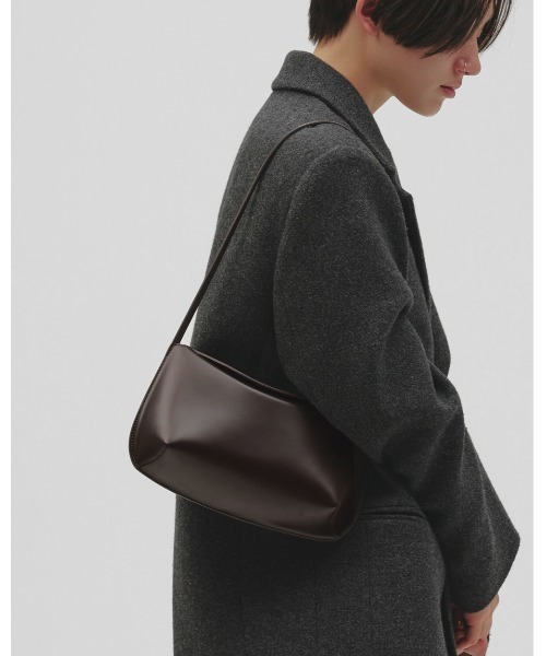 TODAYFUL（トゥデイフル）の「Sleek Leather Bag（ハンドバッグ・レディース・ブラック/ダークブラウン・FREE）」の8枚目の写真