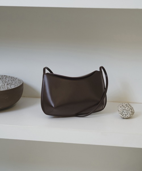 TODAYFUL（トゥデイフル）の「Sleek Leather Bag（ハンドバッグ・レディース・ブラック/ダークブラウン・FREE）」の22枚目の写真