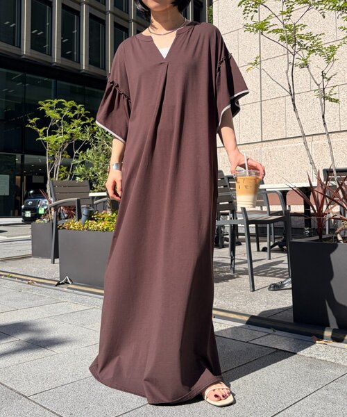 Jena espace merveilleux（ジェナ　エスパスメルヴェイユ）の「袖フレアスキッパーワンピース（ワンピース・レディース・ブラック/ブラウン・FREE）」の2枚目の写真