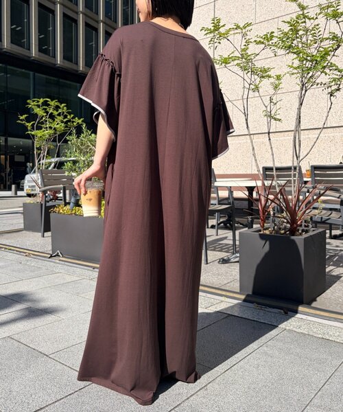 Jena espace merveilleux（ジェナ　エスパスメルヴェイユ）の「袖フレアスキッパーワンピース（ワンピース・レディース・ブラック/ブラウン・FREE）」の4枚目の写真