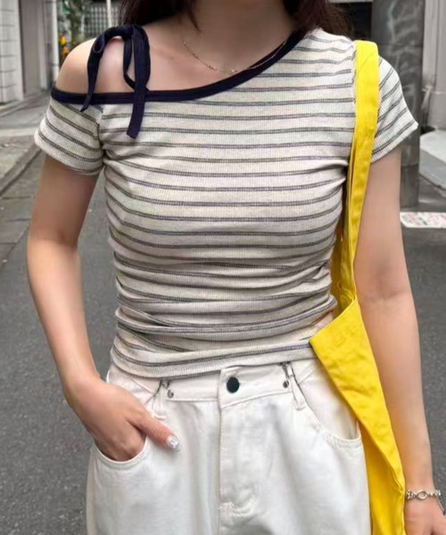 mebole(メボレ)の「ボーダー肩リボンオフショルトップス(Tシャツ/カットソー・レディース・パープル/アイボリー・FREE)」の3枚目の写真