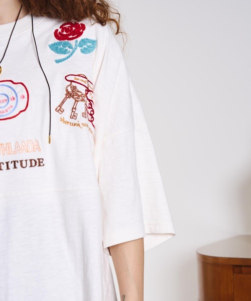 HLAADA(フラーダ)の「HLAADA for ROSEBUD/EMBROIDERY FOOTBALL TEE(Tシャツ/カットソー・レディース・マルチ/ブラック・ONE SIZE)」の11枚目の写真