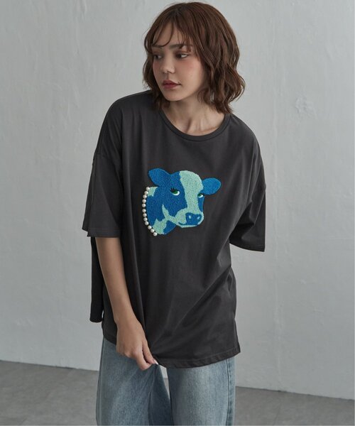notch.(ノッチ)の「パールネックレス ウシ サガラ刺繍Tシャツ(Tシャツ/カットソー・レディース・チャコール/杢グレー・M)」の4枚目の写真