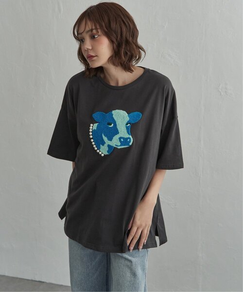 notch.(ノッチ)の「パールネックレス ウシ サガラ刺繍Tシャツ(Tシャツ/カットソー・レディース・チャコール/杢グレー・M)」の5枚目の写真