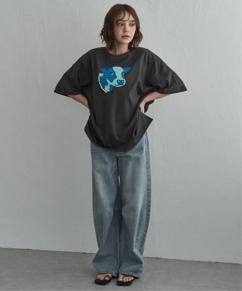 notch.(ノッチ)の「パールネックレス ウシ サガラ刺繍Tシャツ(Tシャツ/カットソー・レディース・チャコール/杢グレー・M)」の6枚目の写真