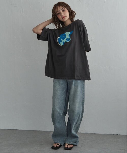 notch.(ノッチ)の「パールネックレス ウシ サガラ刺繍Tシャツ(Tシャツ/カットソー・レディース・チャコール/杢グレー・M)」の8枚目の写真