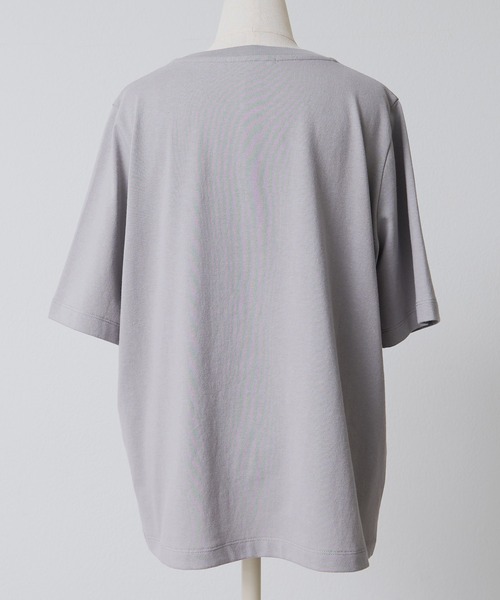 PUAL CE CIN(ピュアルセシン)の「フロッキープリントTシャツ(Tシャツ/カットソー・レディース・ブラウン/ベージュ/グレー・FREE)」の4枚目の写真