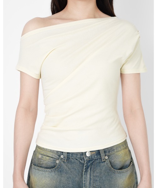 YOOU(ユー)の「ONE SHOULDER TEE(Tシャツ/カットソー・レディース・ホワイト/ブラック・FREE)」の9枚目の写真