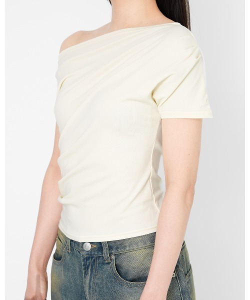 YOOU(ユー)の「ONE SHOULDER TEE(Tシャツ/カットソー・レディース・ホワイト/ブラック・FREE)」の11枚目の写真