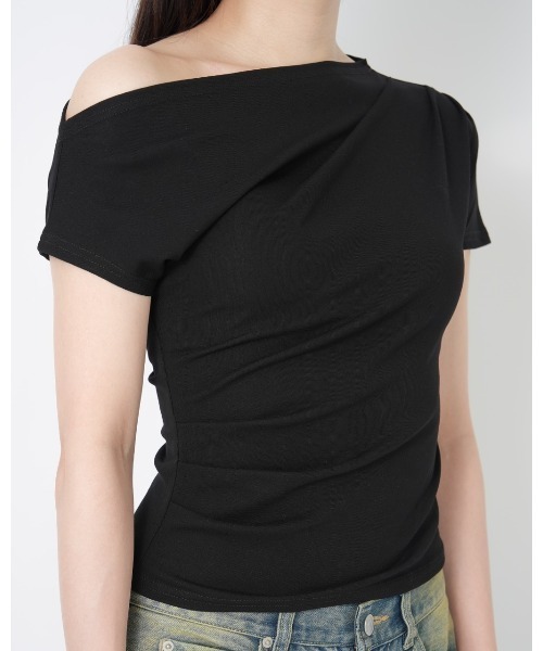 YOOU(ユー)の「ONE SHOULDER TEE(Tシャツ/カットソー・レディース・ホワイト/ブラック・FREE)」の6枚目の写真