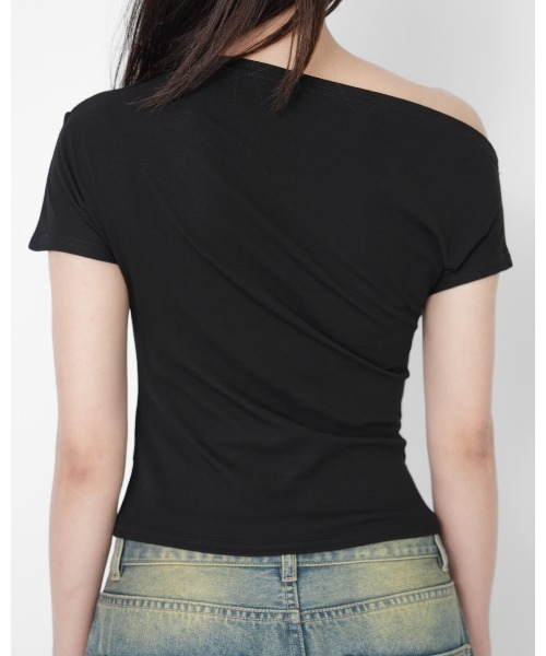 YOOU(ユー)の「ONE SHOULDER TEE(Tシャツ/カットソー・レディース・ホワイト/ブラック・FREE)」の7枚目の写真
