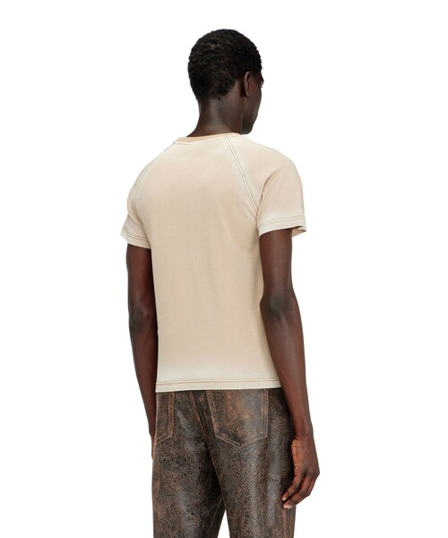 DIESEL(ディーゼル)の「メンズ Tシャツ T-LOJA T-SHIRT(Tシャツ/カットソー・メンズ・ライトブラウン・LARGE/MEDIUM/SMALL/X-SMALL/XX-LARGE)」の2枚目の写真