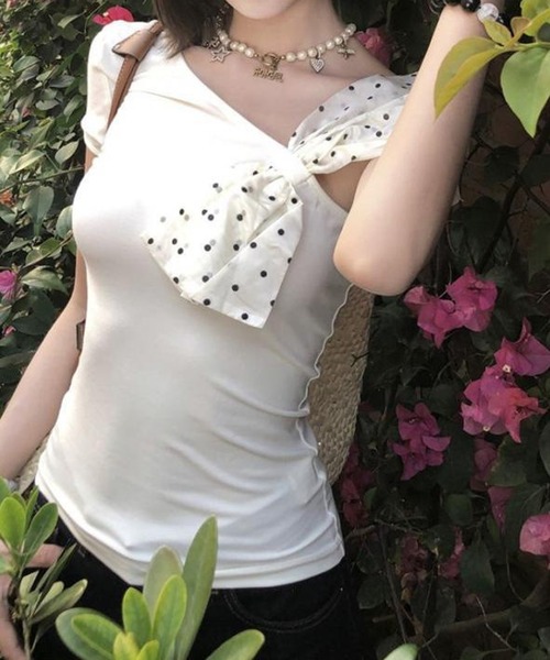 Nia（ニア）の「Nia(ニア)/ワンショルリボンフェミニントップス（Tシャツ/カットソー・レディース・ホワイト・MEDIUM/SMALL）」の5枚目の写真